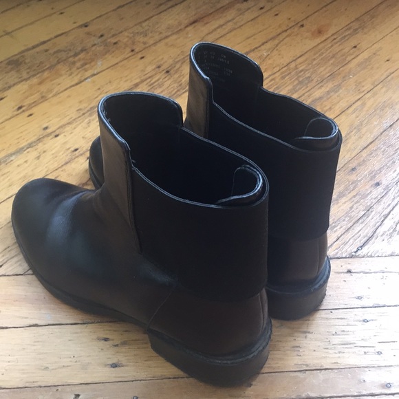 Clarks Black Leather Chelsea Boots - Picture 3 of 7